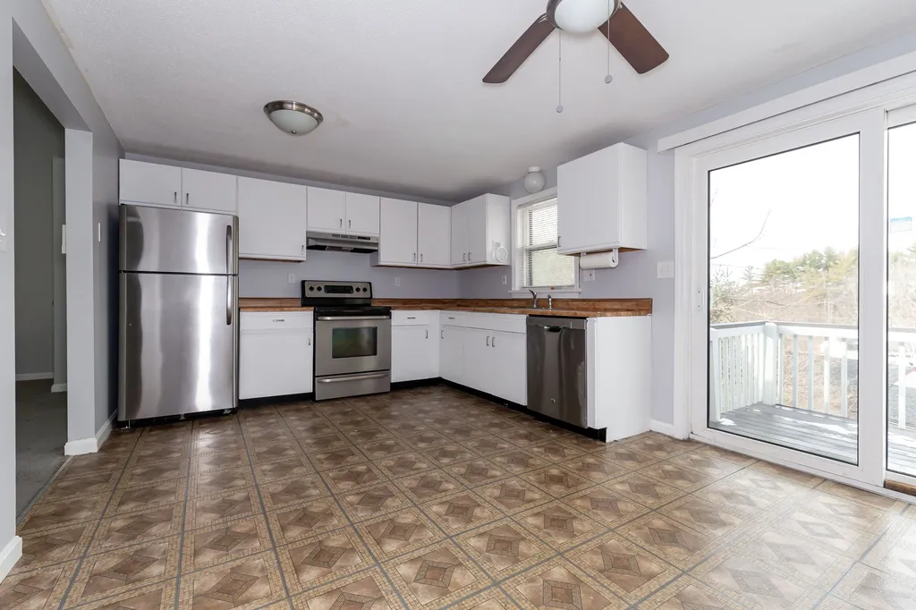 82r Derryfield Road Derry NH 03038