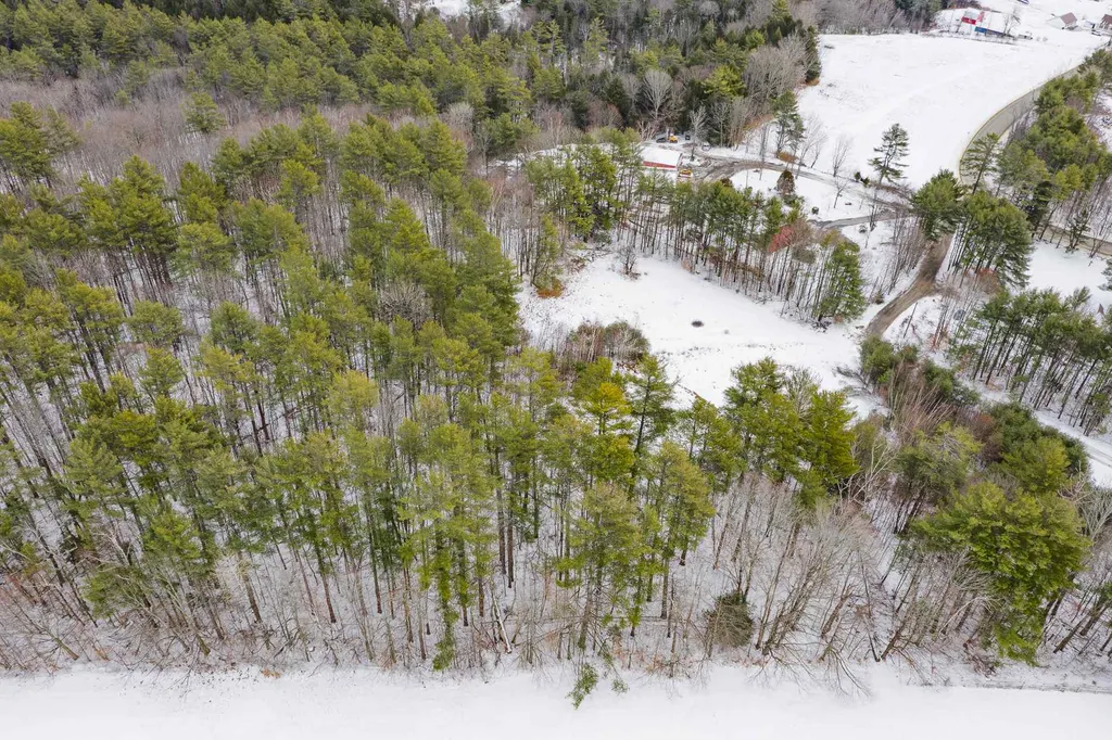 40 Sturgis Circle Grantham NH 03753