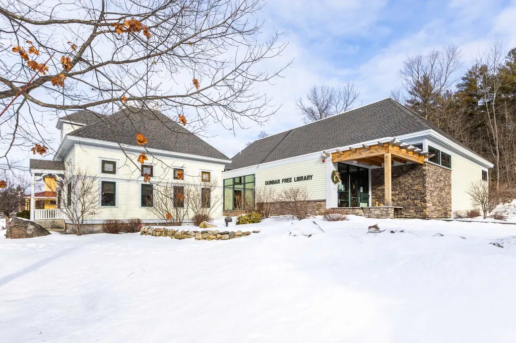 40 Sturgis Circle Grantham NH 03753
