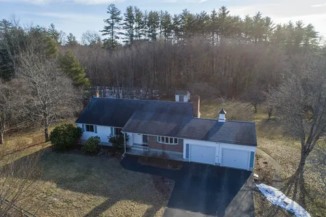 4 Oak Ridge Road Kensington NH 03833