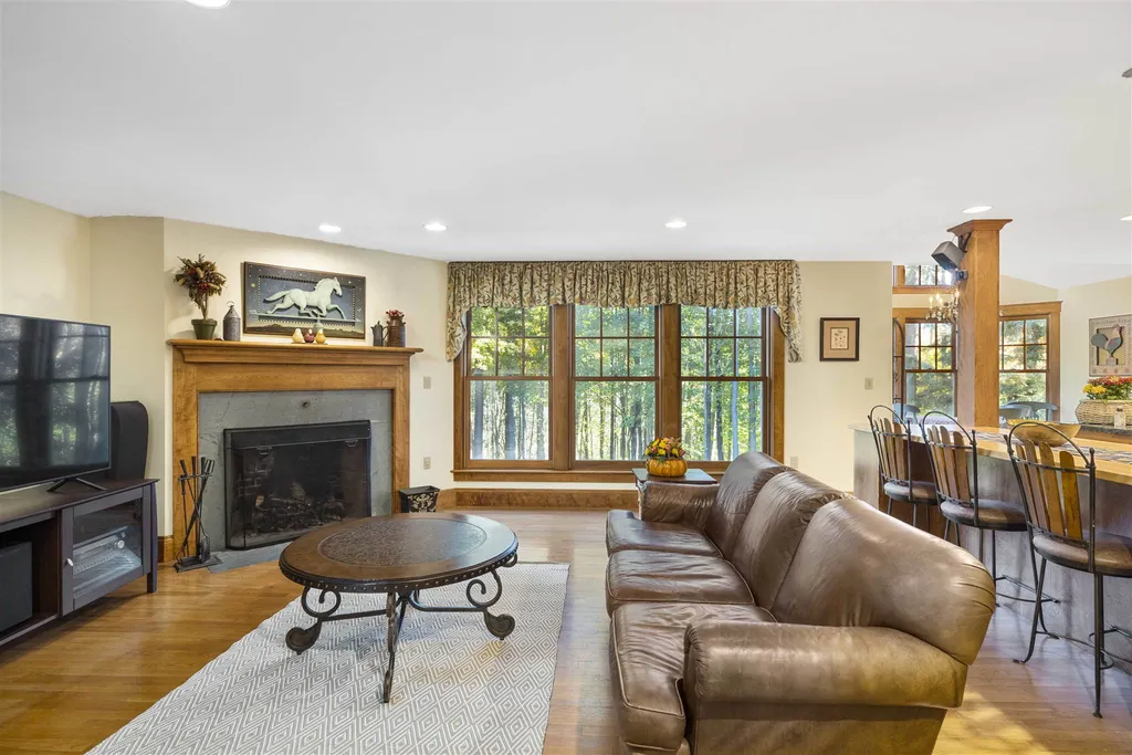 9 Downing Road Hanover NH 03755