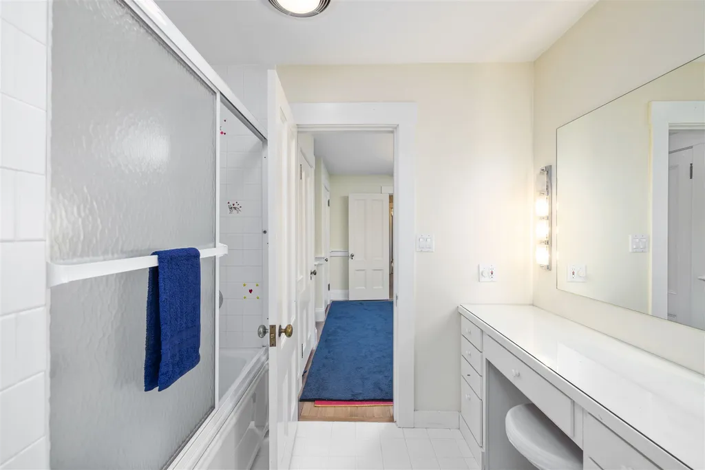 9 Downing Road Hanover NH 03755