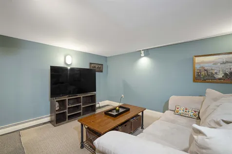 9 Downing Road Hanover NH 03755