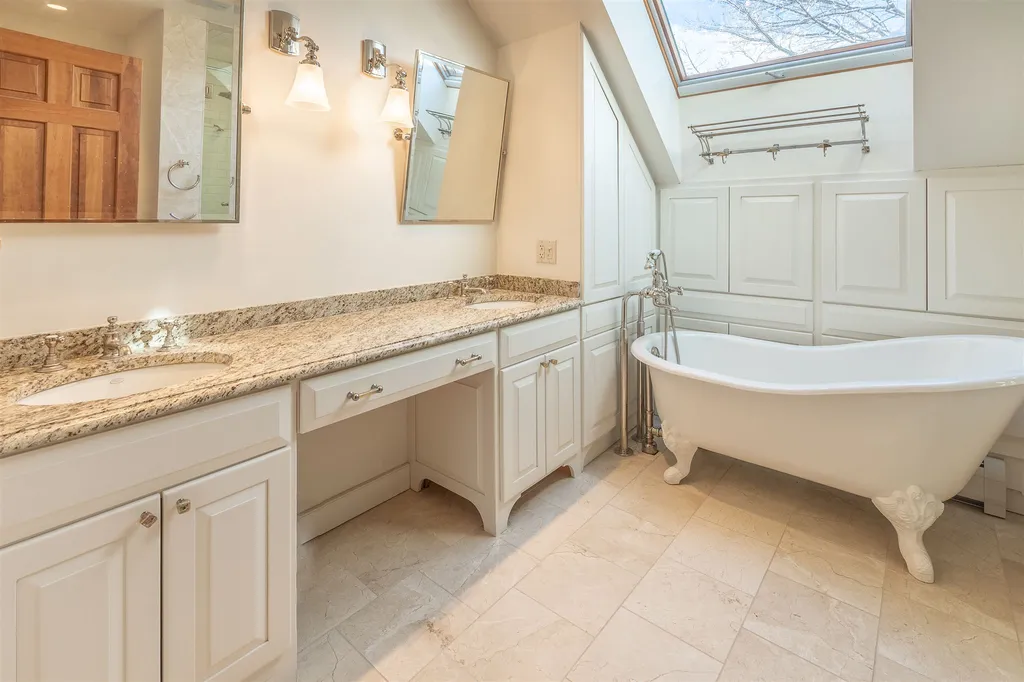 14 Middle Ridge Road Winhall VT 05340