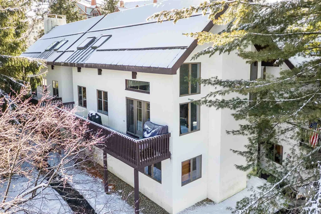 14 Middle Ridge Road Winhall VT 05340
