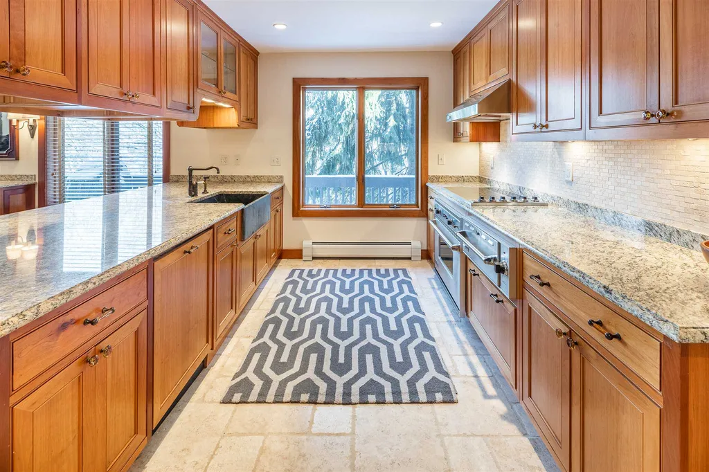 14 Middle Ridge Road Winhall VT 05340