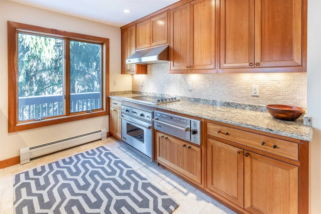 14 Middle Ridge Road Winhall VT 05340
