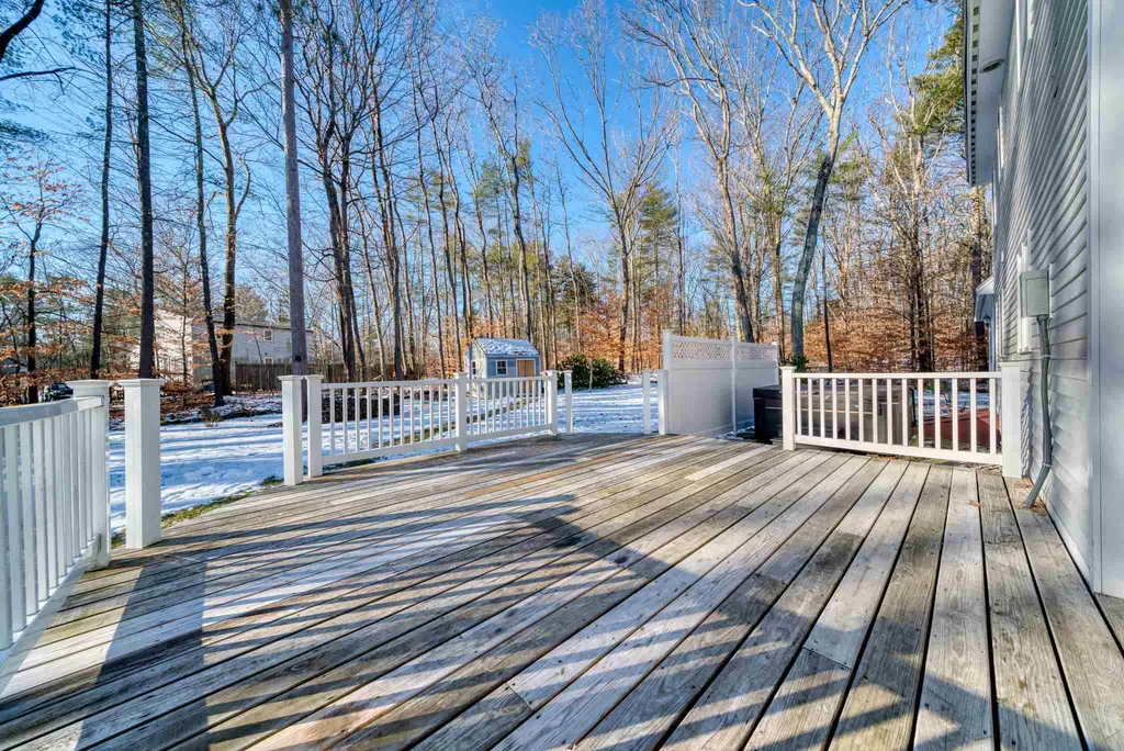 55 Windbrook Drive Epping NH 03042