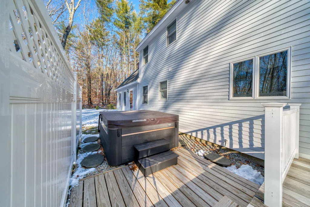 55 Windbrook Drive Epping NH 03042
