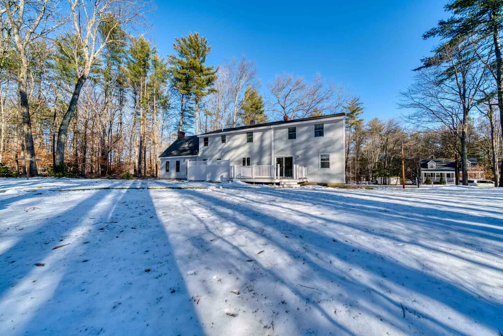55 Windbrook Drive Epping NH 03042