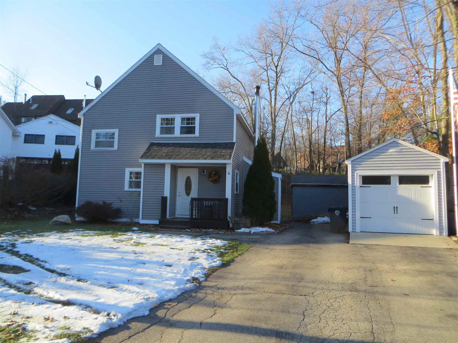 6 Grenada Circle Nashua NH 03062