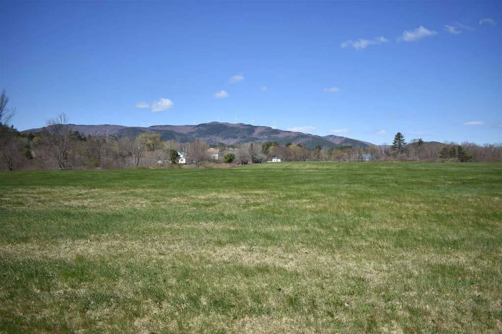 12 Smith Bridge Road Plymouth NH 03264