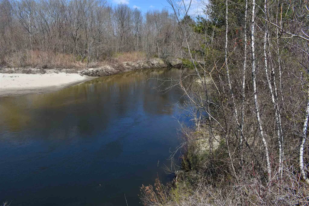 12 Smith Bridge Road Plymouth NH 03264