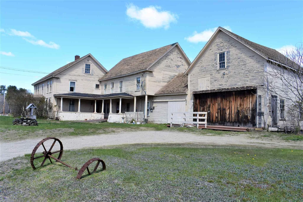 12 Smith Bridge Road Plymouth NH 03264