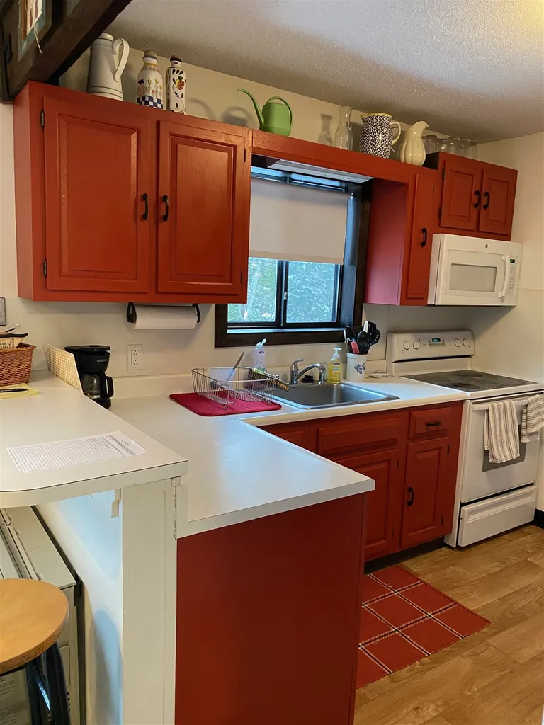 105 Williams Lane Hartford VT 05059