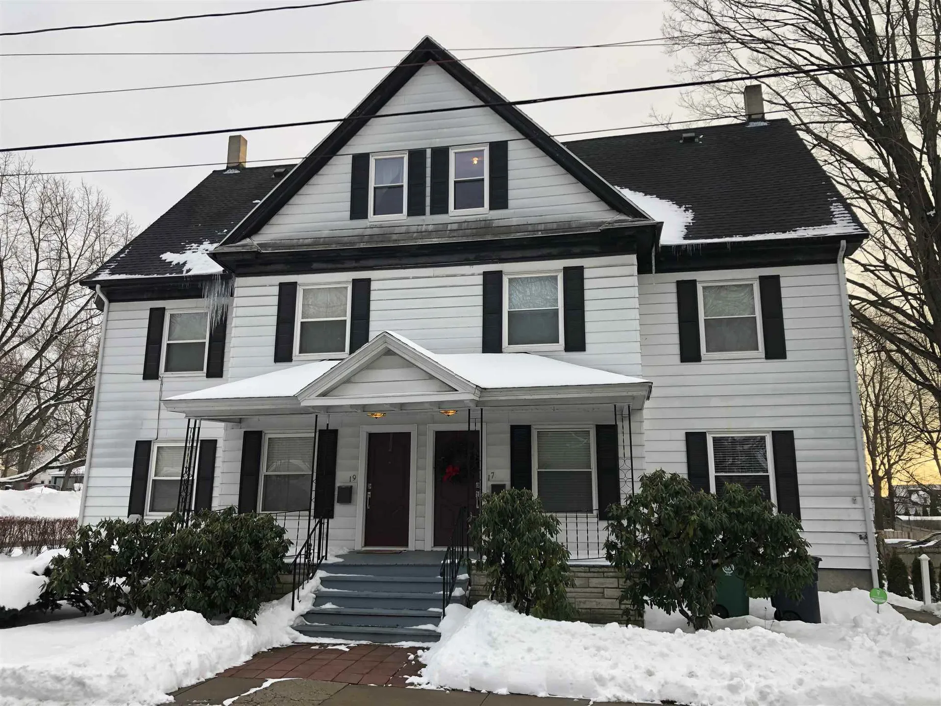 17 Laton Street Nashua NH 03064