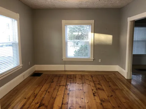 17 Laton Street Nashua NH 03064