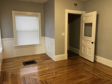17 Laton Street Nashua NH 03064