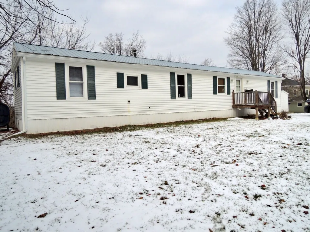 21 Cottage Street Orleans VT 05860