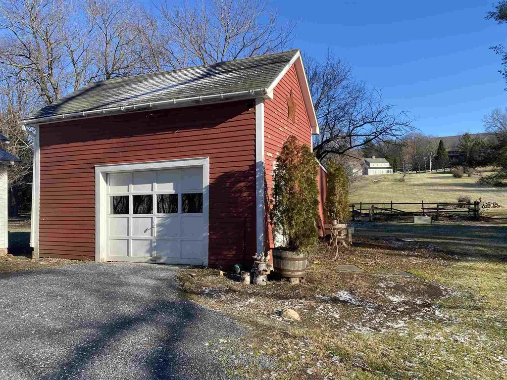 382 Highland Avenue Manchester VT 05255