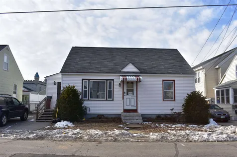 22 Batchelder Avenue Manchester NH 03103