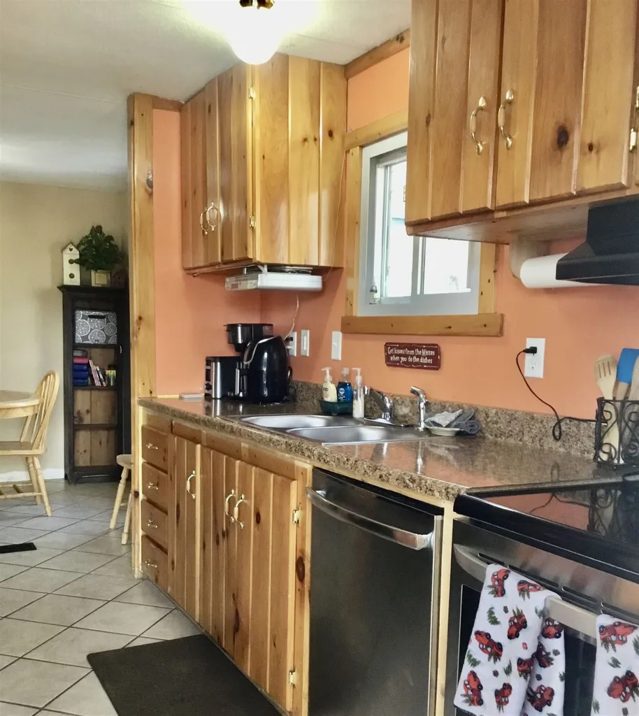 385 Shaw Road Northfield NH 03276