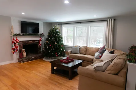 23 Holly Lane Greenland NH 03840