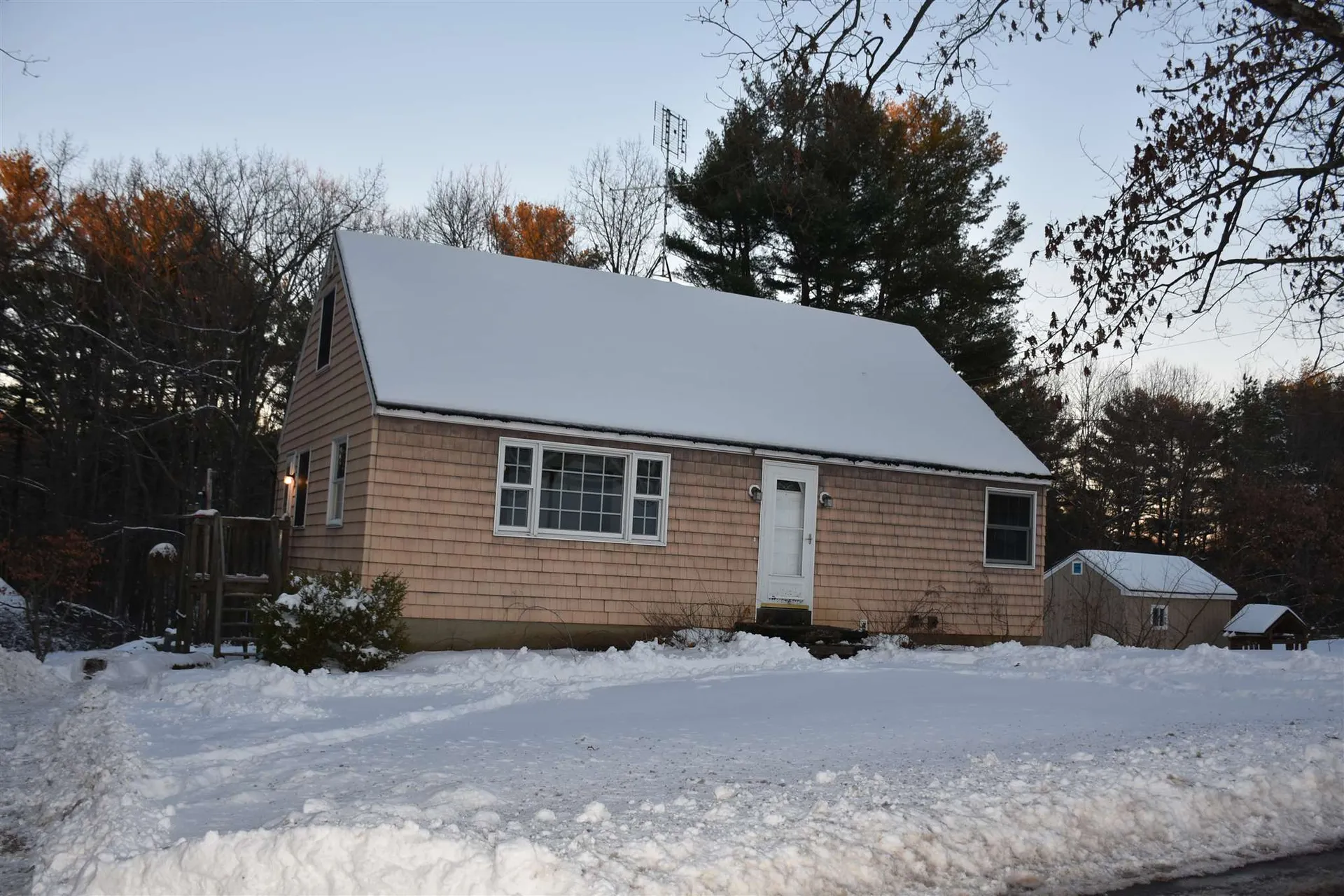 5 Bowers Road Derry NH 03038