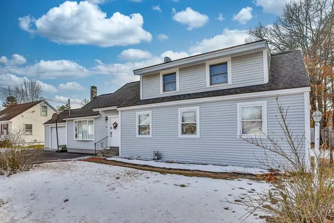 21 Berkshire Road Nashua NH 03064