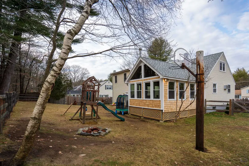 8 Gary Lane Exeter NH 03833