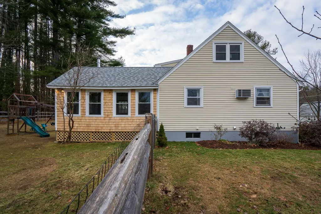 8 Gary Lane Exeter NH 03833