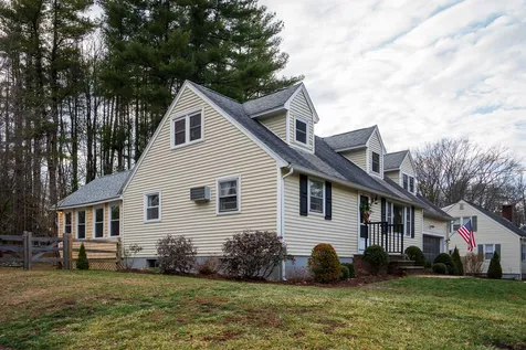 8 Gary Lane Exeter NH 03833