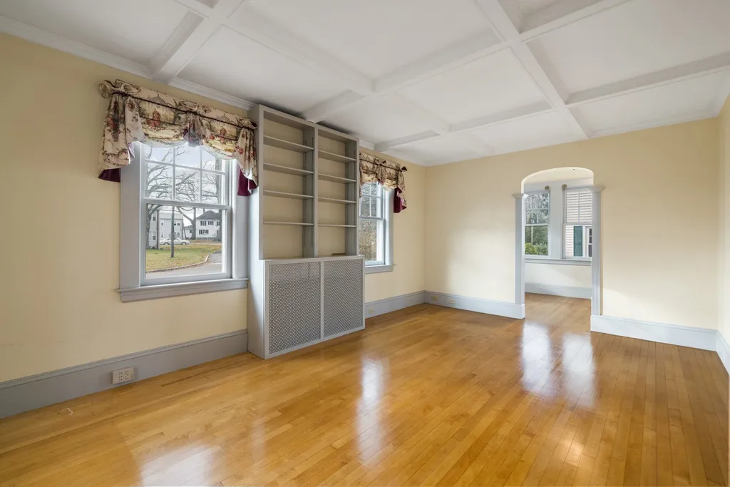 179 Woodbury Avenue Portsmouth NH 03801