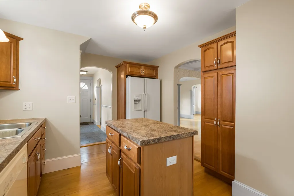 179 Woodbury Avenue Portsmouth NH 03801