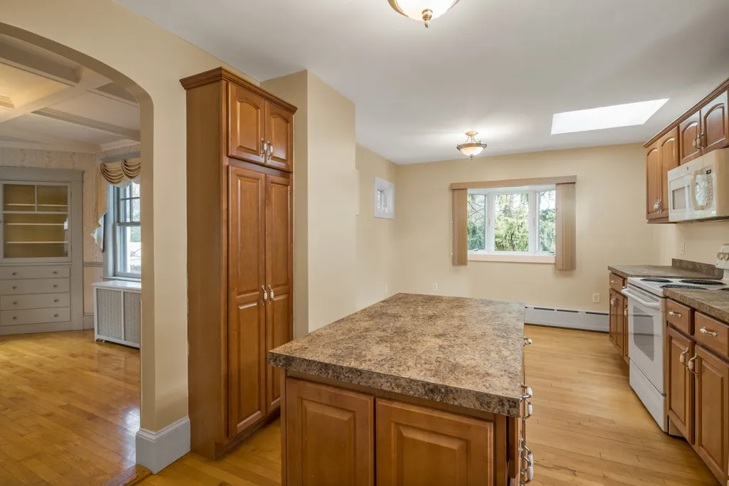 179 Woodbury Avenue Portsmouth NH 03801