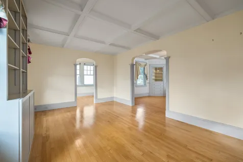 179 Woodbury Avenue Portsmouth NH 03801