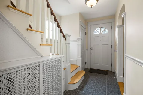 179 Woodbury Avenue Portsmouth NH 03801