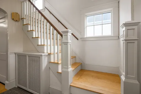 179 Woodbury Avenue Portsmouth NH 03801