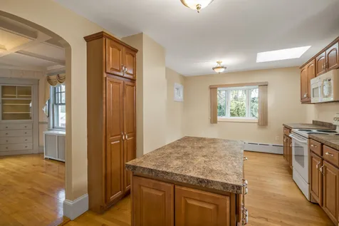 179 Woodbury Avenue Portsmouth NH 03801