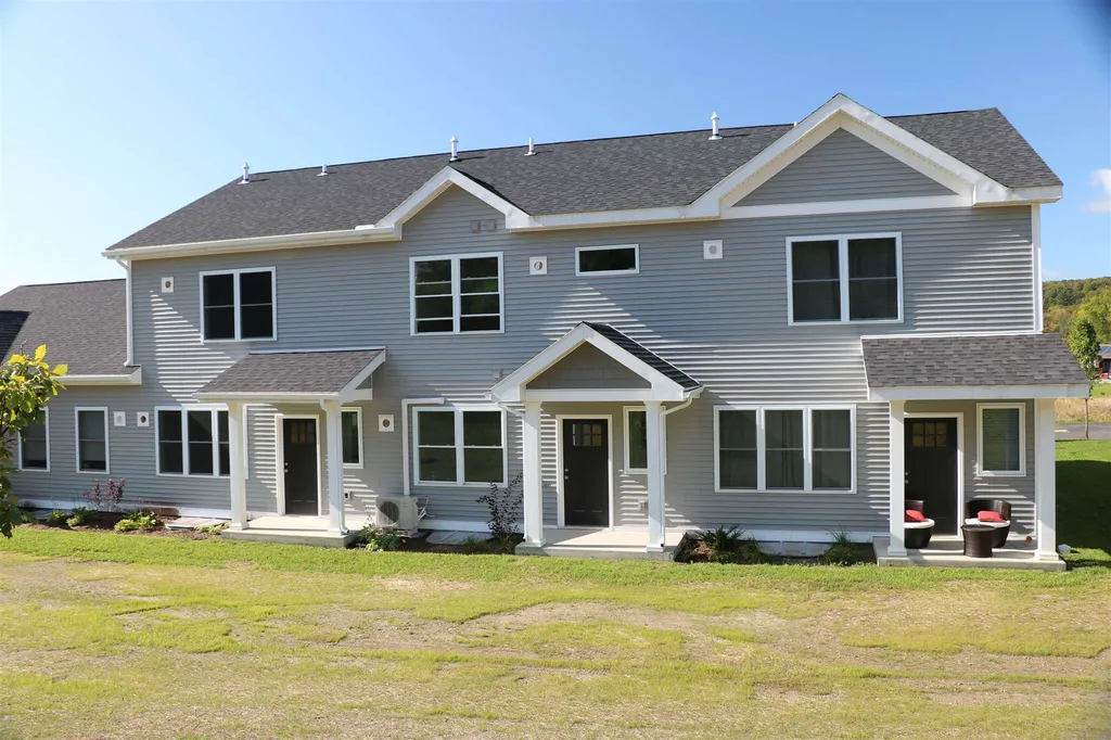33 Clover Lane Hinesburg VT 05461