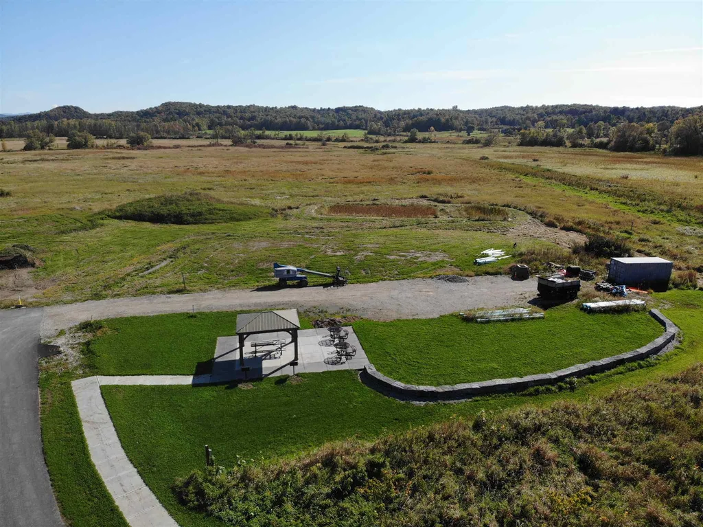 33 Clover Lane Hinesburg VT 05461