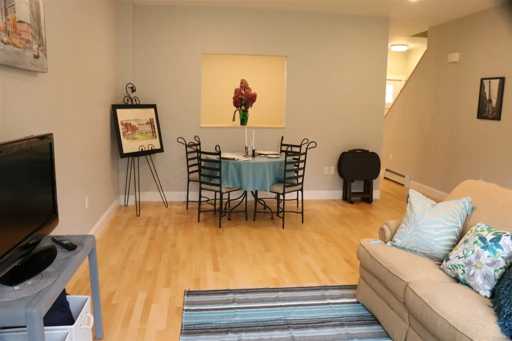 33 Clover Lane Hinesburg VT 05461