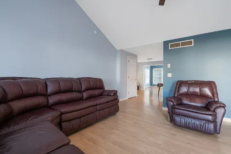 37 Lexington Court Hudson NH 03051