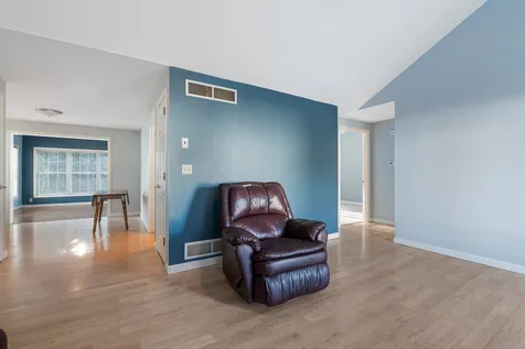 37 Lexington Court Hudson NH 03051