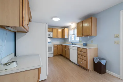 37 Lexington Court Hudson NH 03051