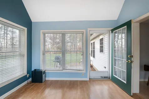37 Lexington Court Hudson NH 03051