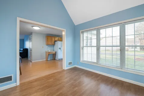 37 Lexington Court Hudson NH 03051