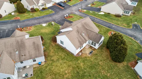 37 Lexington Court Hudson NH 03051