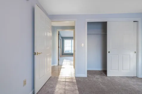 37 Lexington Court Hudson NH 03051