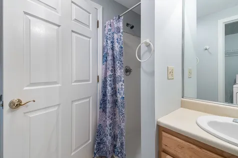 37 Lexington Court Hudson NH 03051